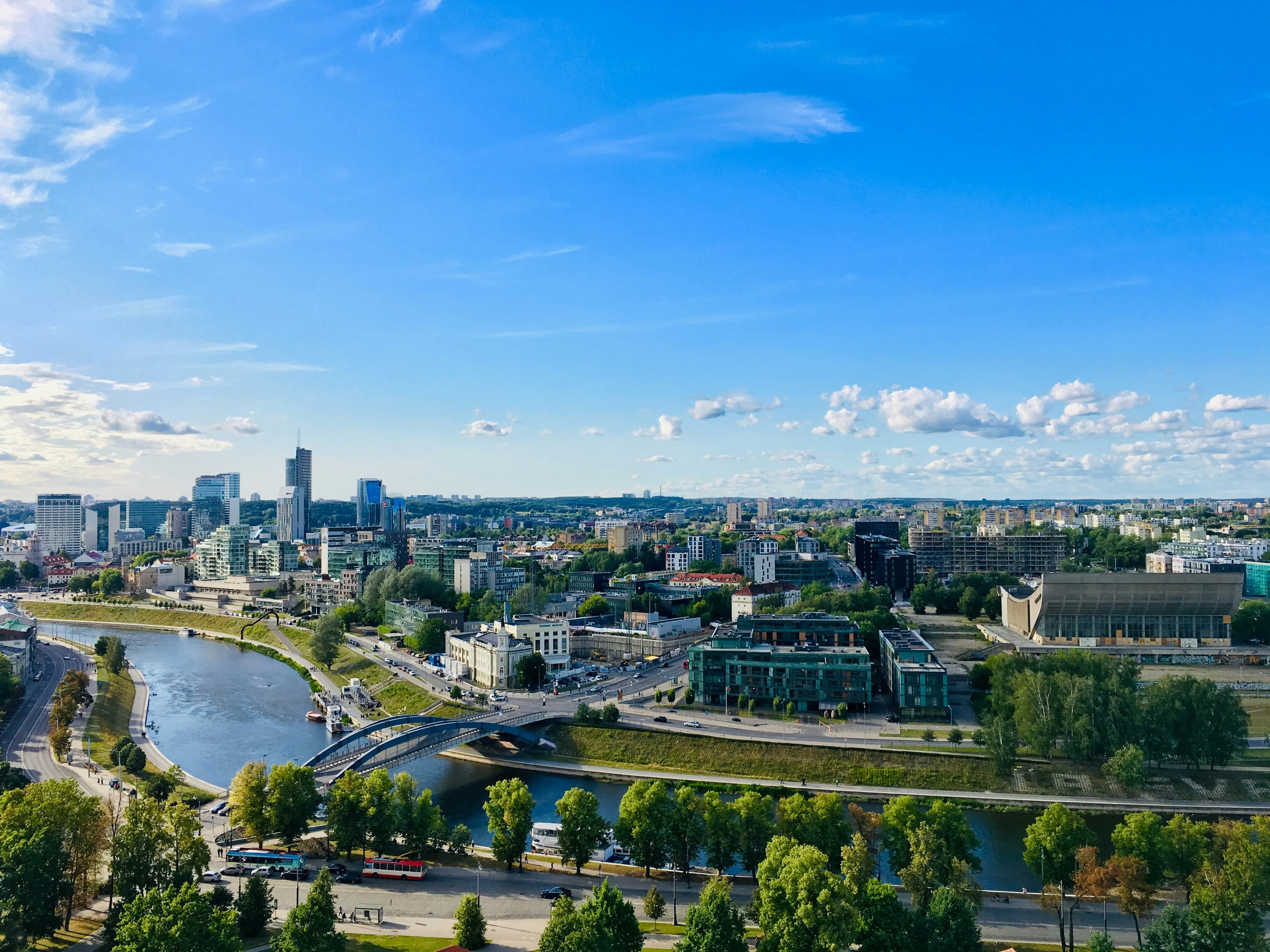 Vilnius 2025: Baroque Old Town Calm, River Paths, and a Realistic 2–4 Day City Guide