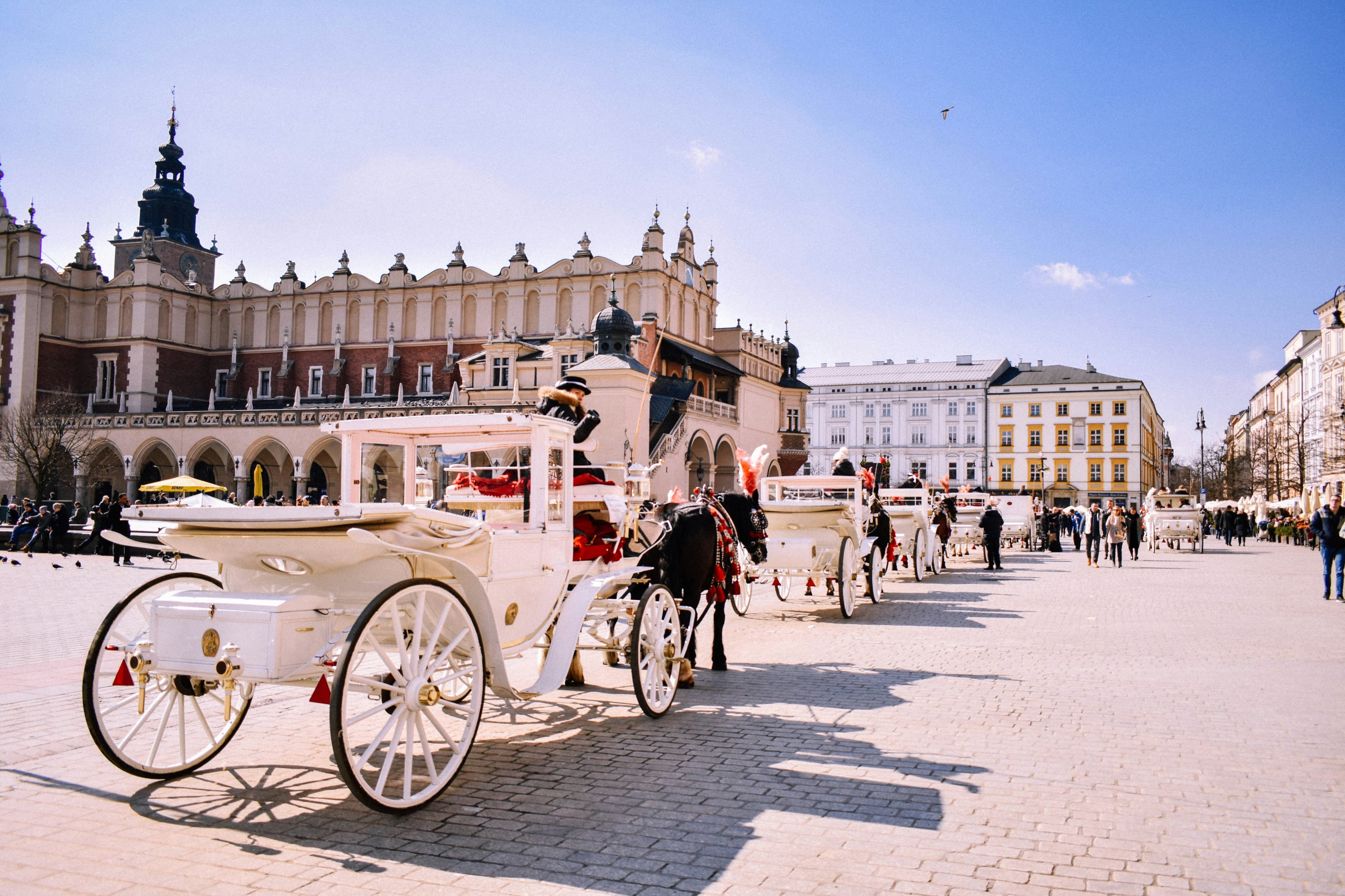 Krakow 2025: Castles, Markets, and Salt Mines — A Complete 2–4 Day City Guide (+ Day Trips)