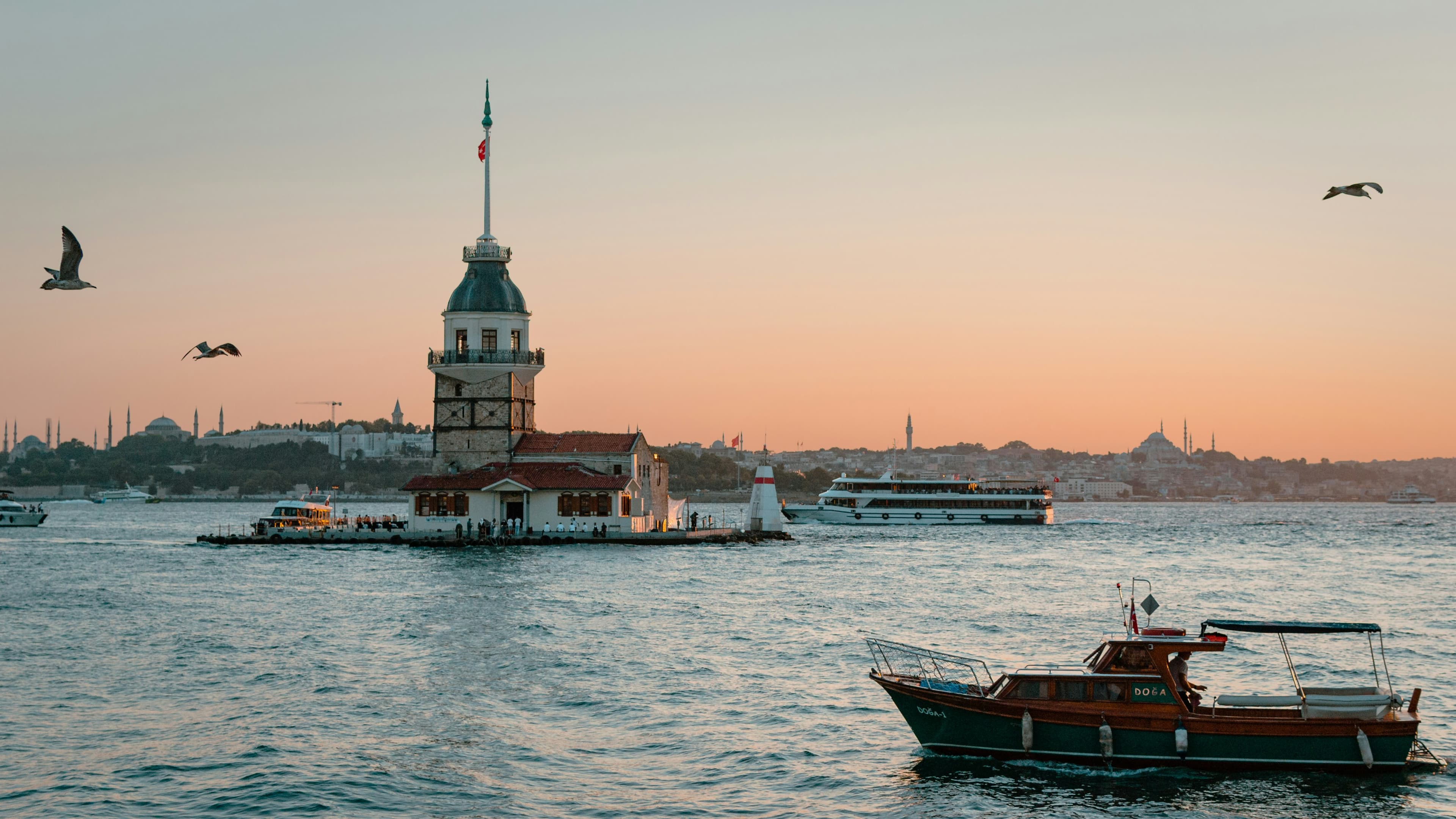 İstanbul 2025: Boğaz, Tarihi Yarımada, Çarşılar ve Sokak Lezzetleri — 3–5 Günlük Şehir Rehberi (+ Günübirlikler)