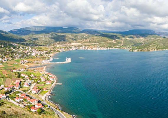 İzmir 2025 Kıyı ve Antik Miras Rehberi: Çeşme–Urla–Foça Üçgeni, Efes ve 3–5 Günlük Plan