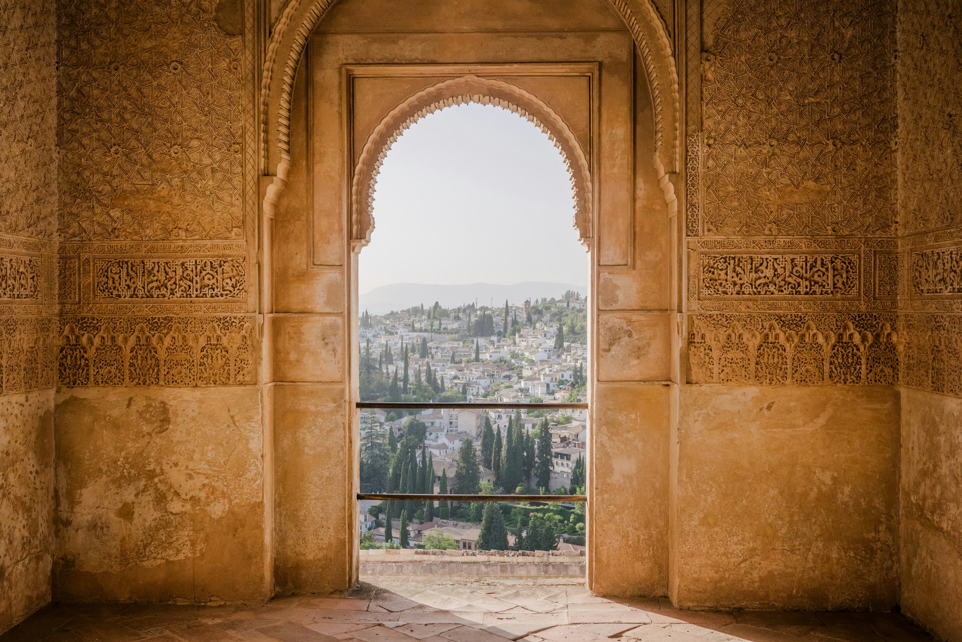 Córdoba 2025: Mezquita‑Catedral, patios, puente romano y herencia califal — Guía profunda 3–5 días
