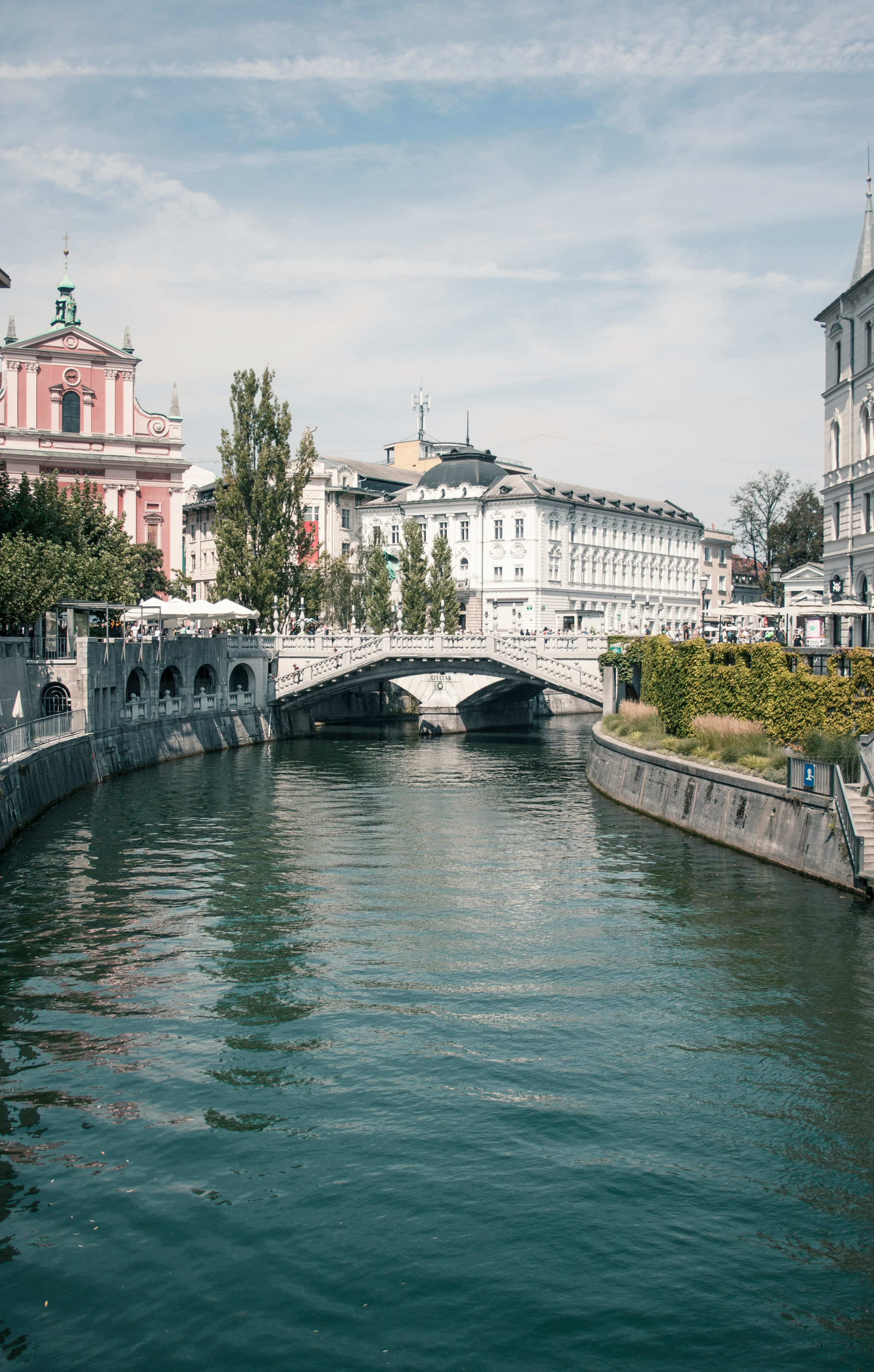 Ljubljana & Lake Bled (2025): A Calm Capital, Alpine Reflections, and a 2–4 Day Plan