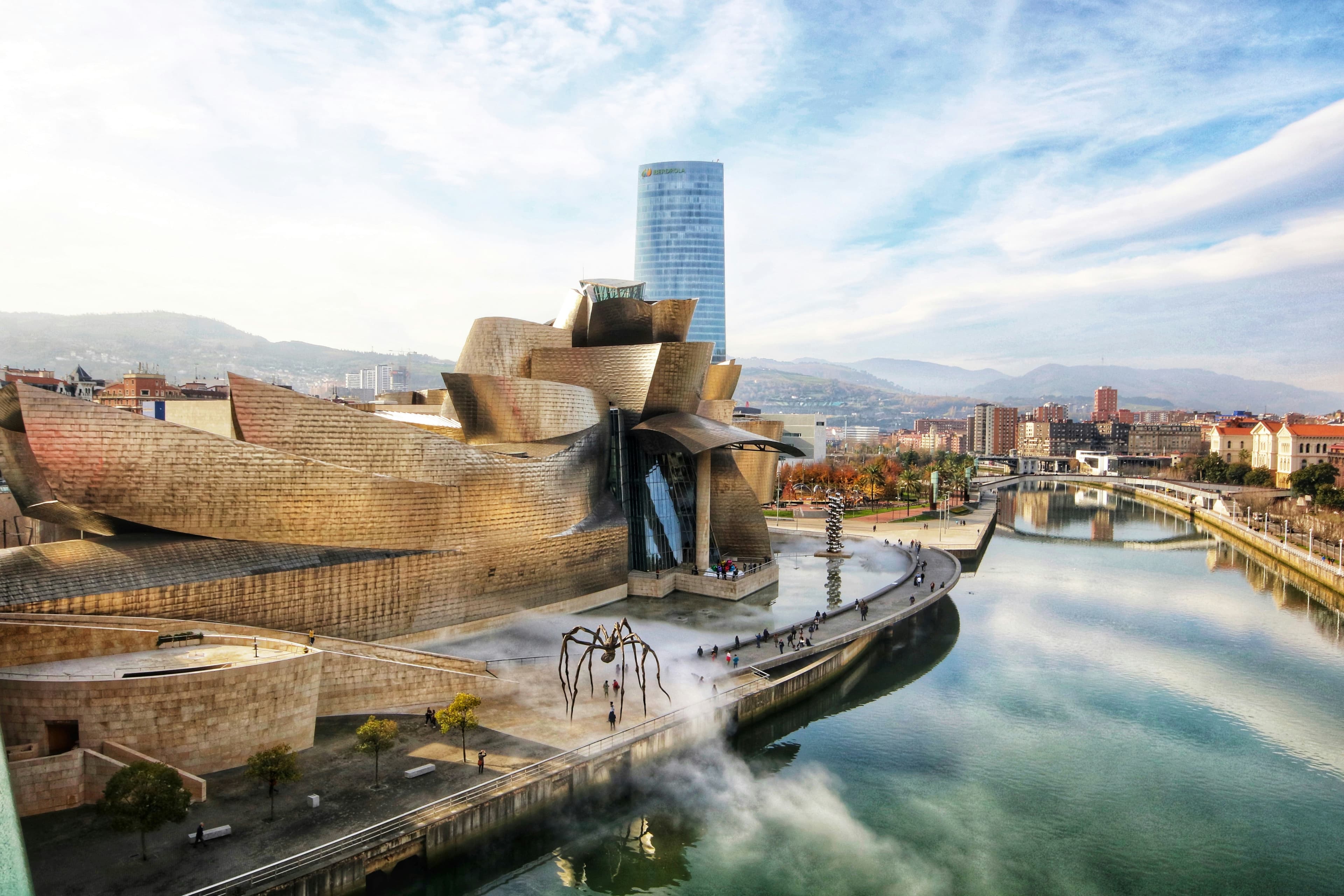 Bilbao 2025 City Guide: Guggenheim Spark, Pintxos Routes, and Bay of Biscay Day Trips