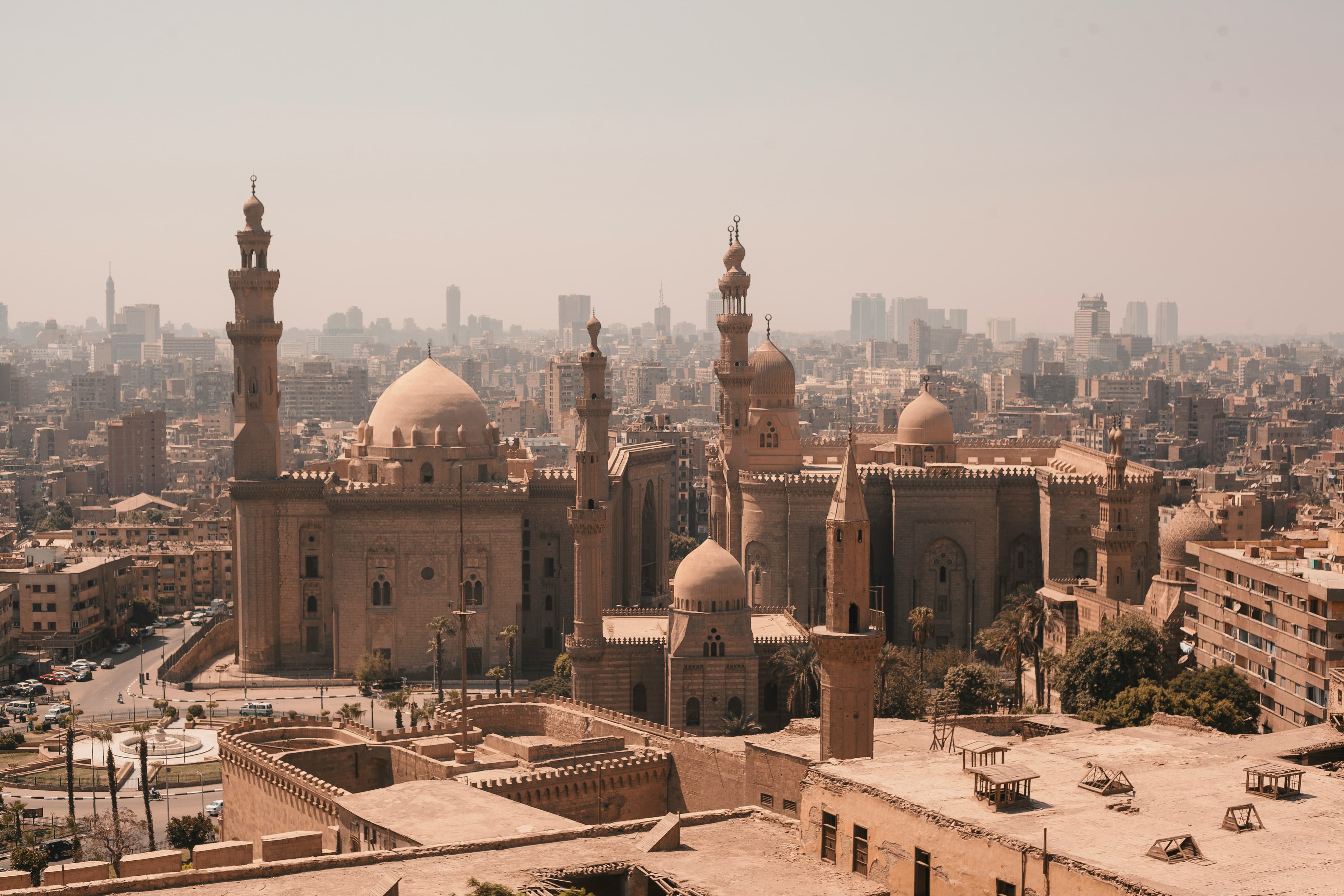 Cairo 2025: Pharaohs, Nile Sunsets, and Labyrinthine Markets — A Complete Cairo Guide (3–5 Days + Day Trips)