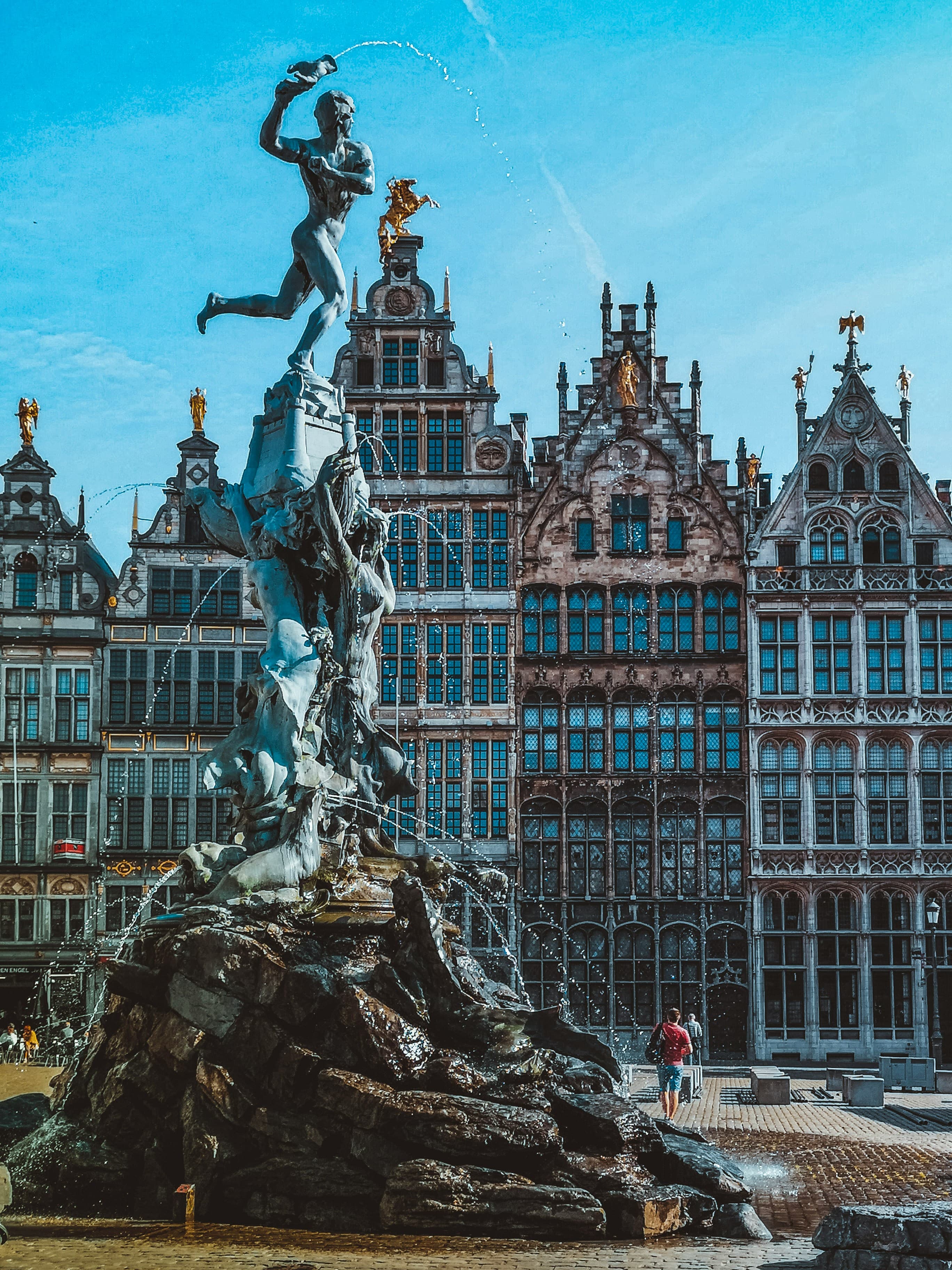 Antwerp 2025: Rubens, Diamonds, and Riverfront Warehouses — A Complete Antwerp City Guide (2–4 Days + Day Trips)