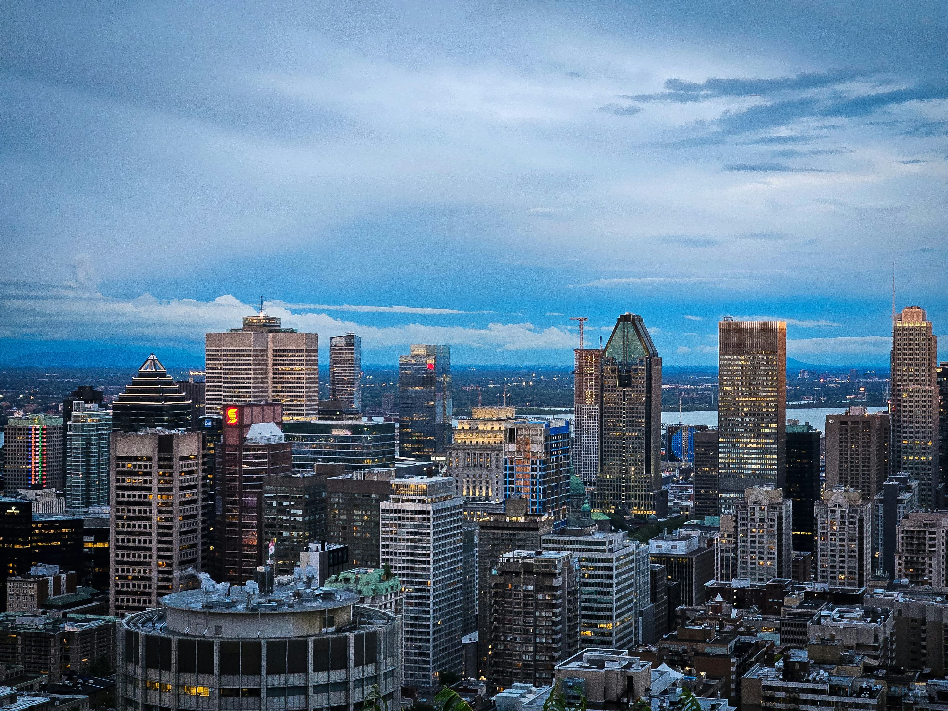 Montreal 2025: Neighborhoods, Markets, and the Riverfront — A Complete City Guide (2–4 Days + Day Trips)