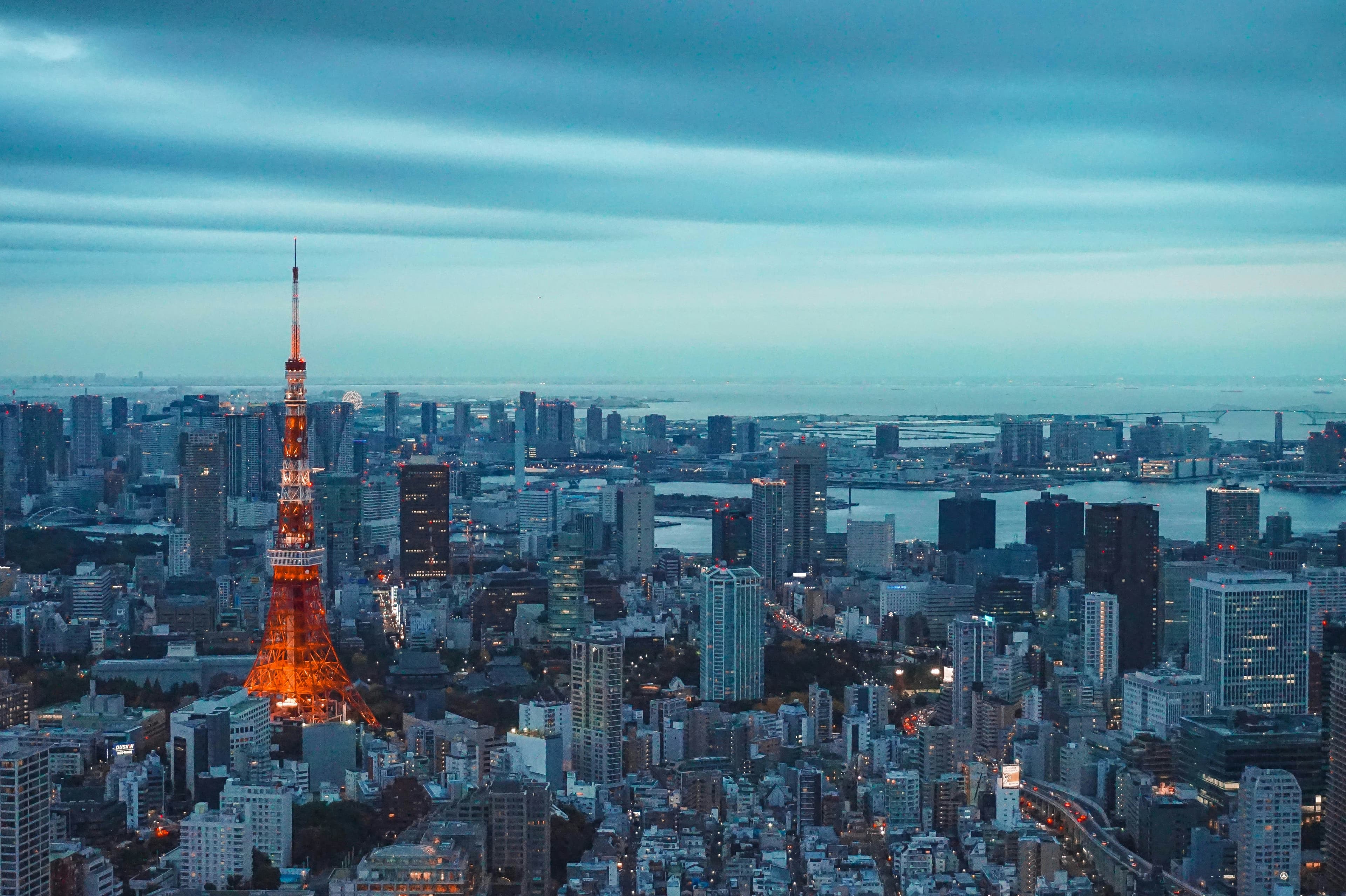 Tokyo 2025 Complete City Guide: Neon Streets, Ancient Temples, Food Markets, and Smart Day Trips