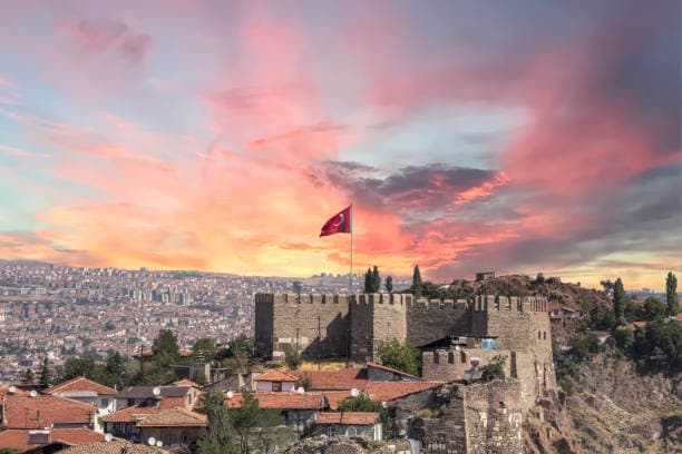 Ankara 2025: Müzeler, Kale, Pazarlar ve Modern Başkent Ritmi — Kapsamlı Şehir Rehberi