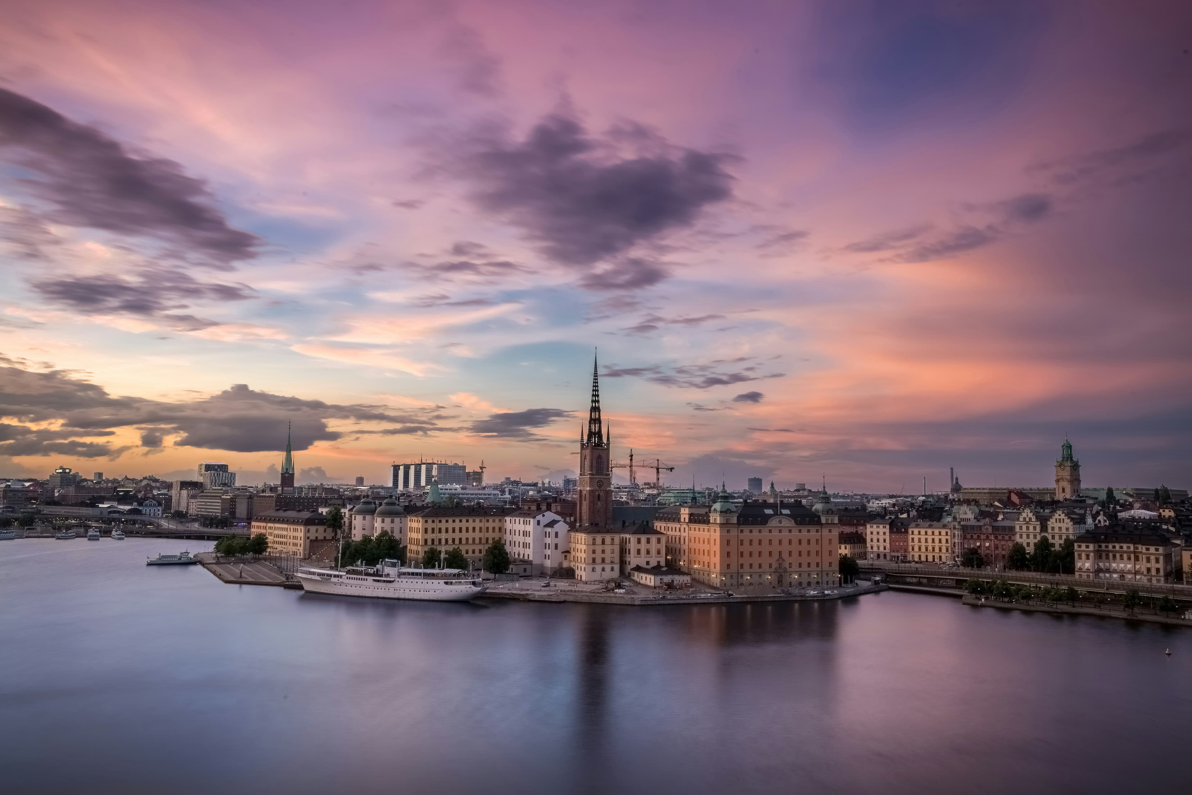 Stockholm 2025: Islands, Design, and Fika — A Complete 2–4 Day City Guide (+ Day Trips)