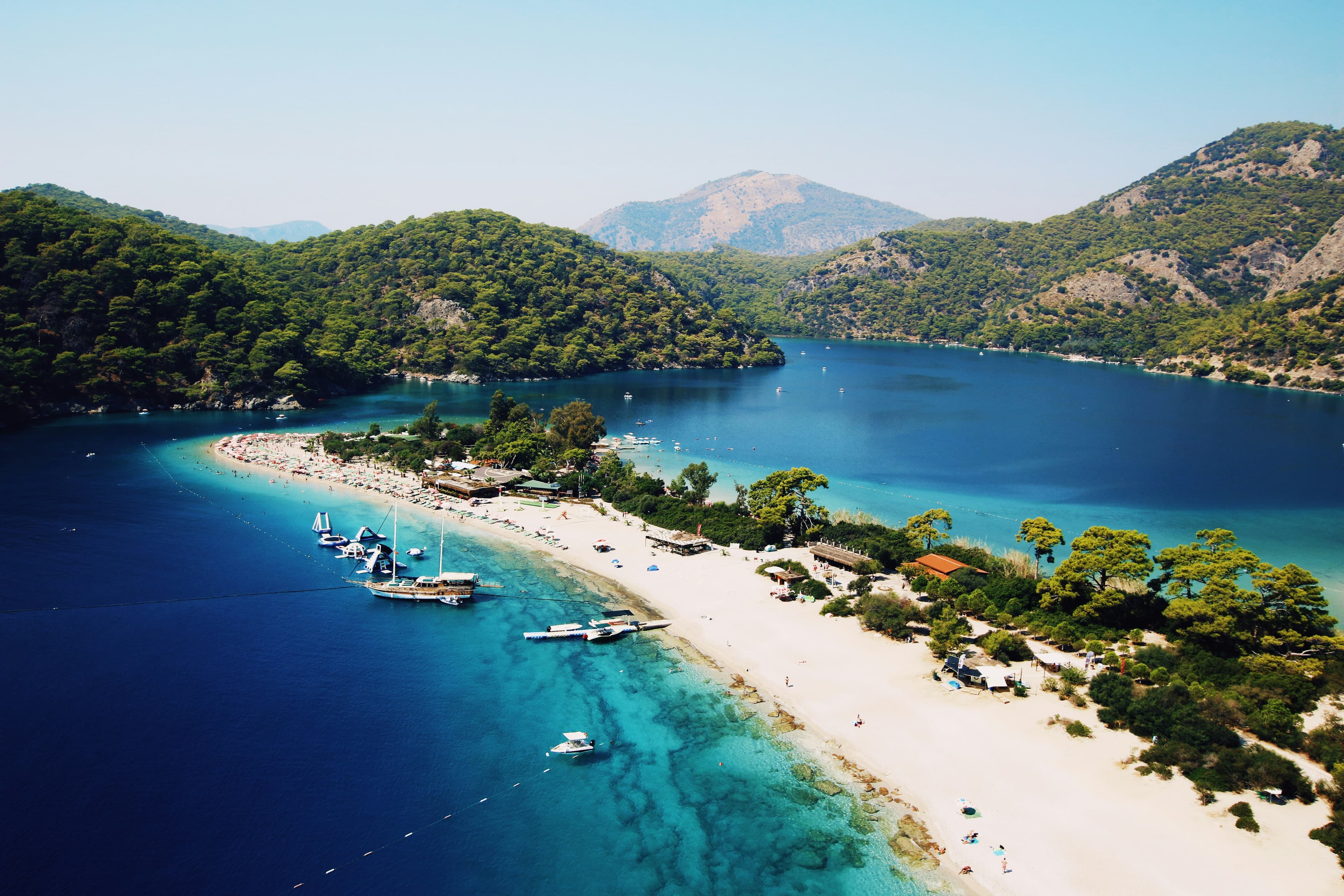 Fethiye 2025: Likya Yolu, Ölüdeniz’in Mavisi, Koylar ve Antik Kentler — 4–7 Günlük Kıyı & Dağ Rehberi