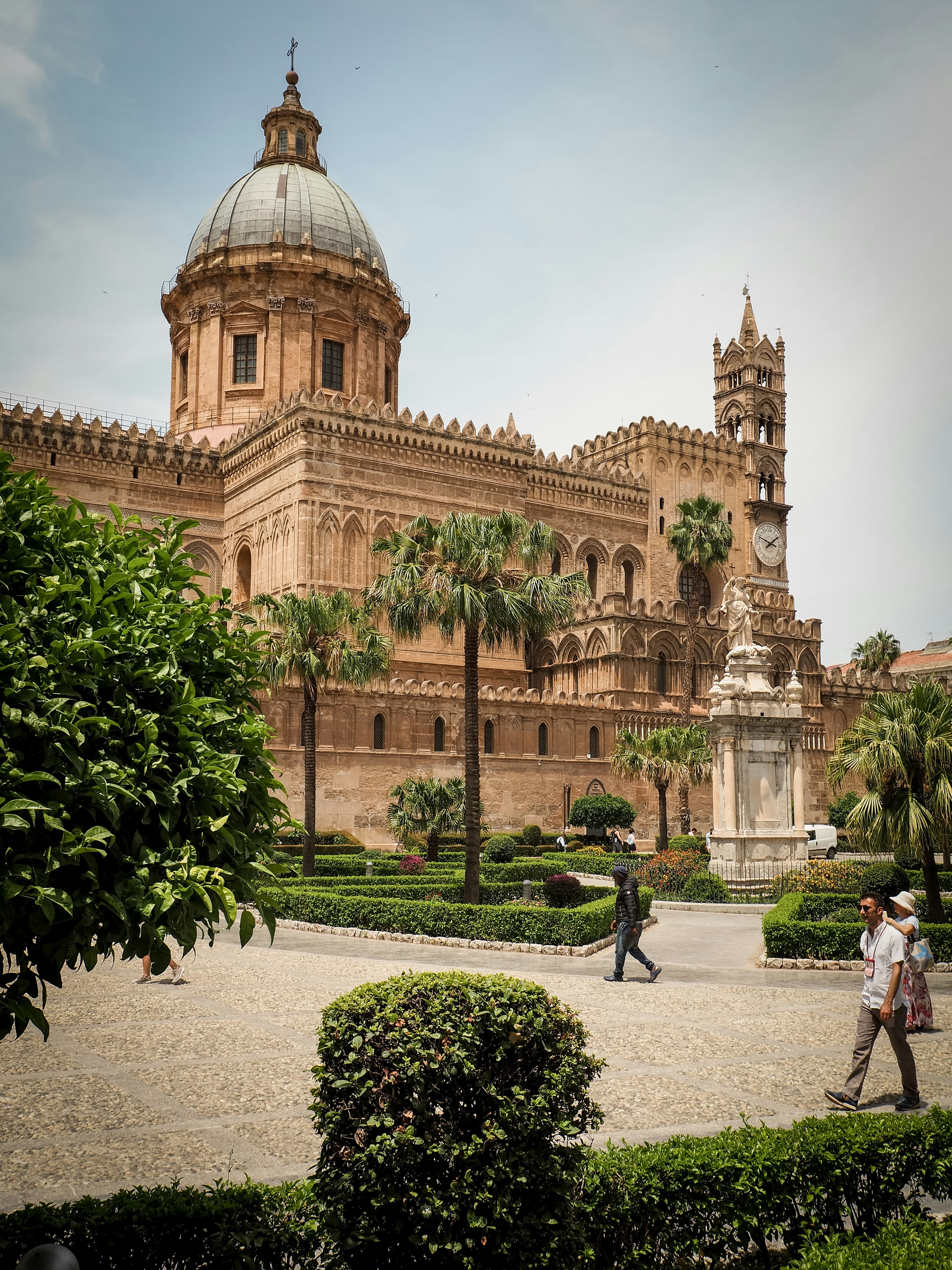 Palermo 2025: Markets, Arab–Norman Heritage, and Coastal Day Trips — A Complete City Guide (2–4 Days + Beyond)