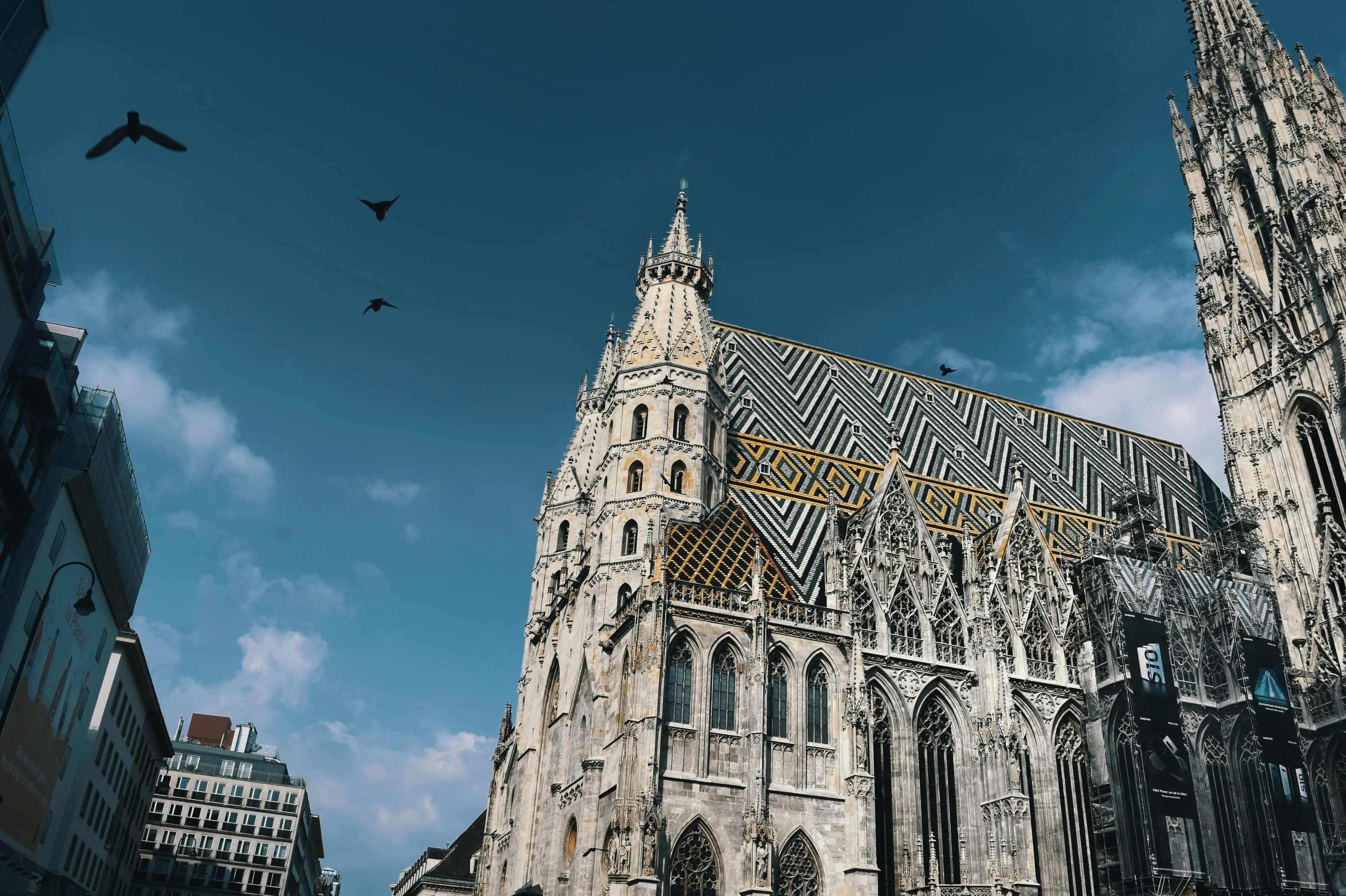 Vienna 2025: Imperial Palaces, Coffeehouses, and Live Music — A Practical City Guide (2–4 Days + Day Trips)