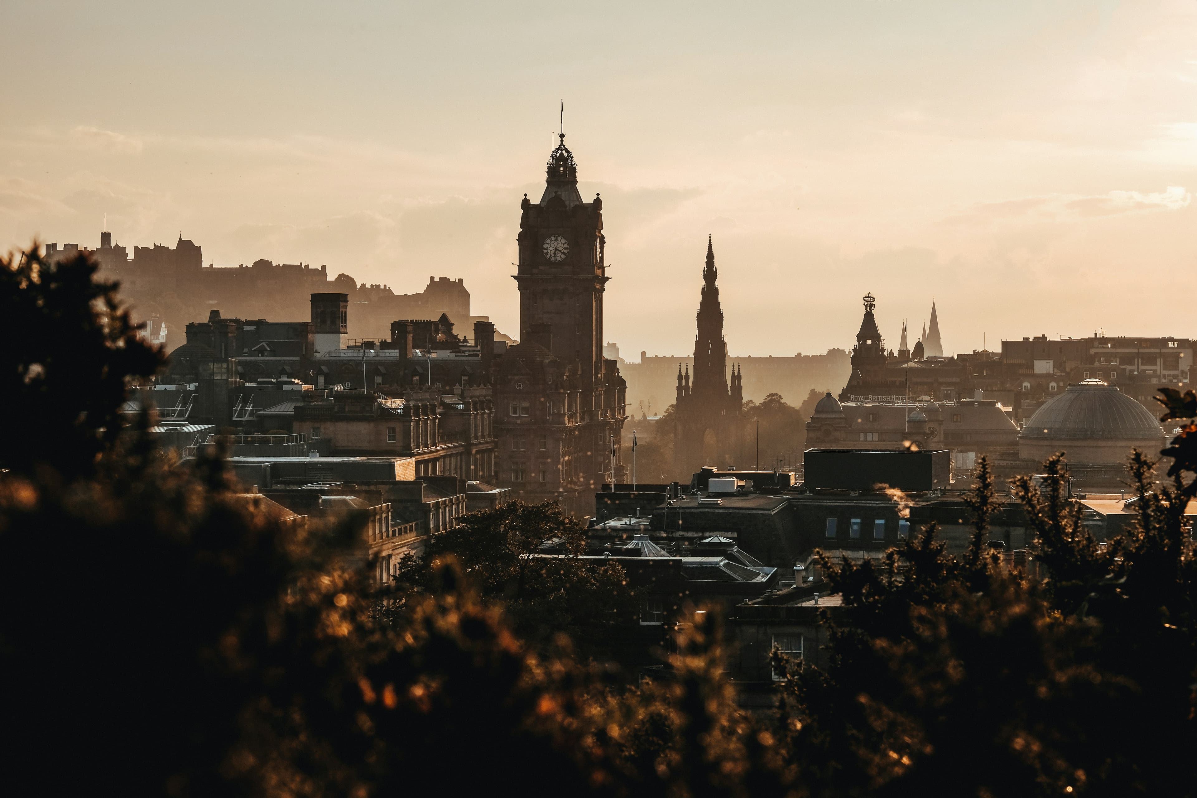 Edinburgh 2025 City Guide: Literary Lanes, Castle Views, and Firth Breezes (2–4 Day Plan)